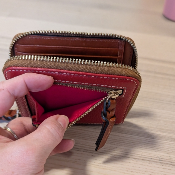 Dooney & Bourke Wallet Red Pebbled Leather Zip Around Small - Picture 5 of 5